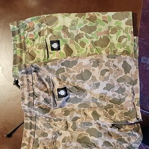 Qilo / Wrmfzy frog skin camo shorts